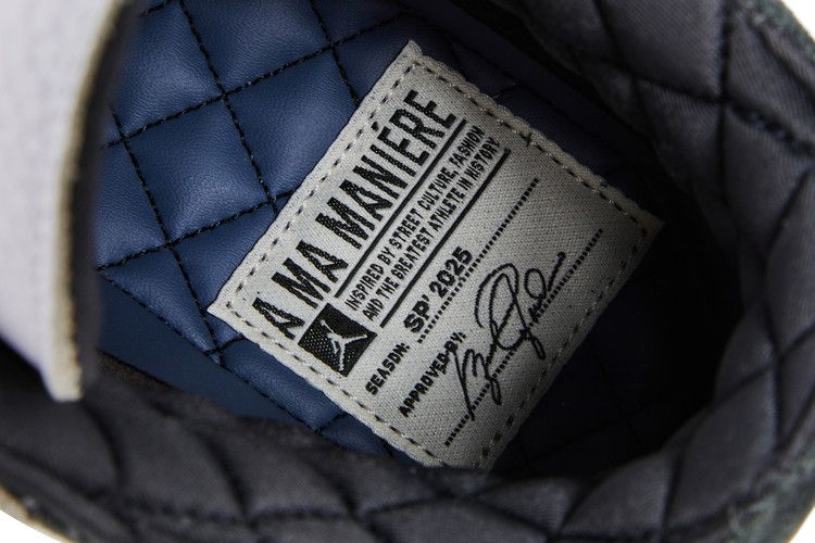 Air Jordan 3 Retro OG SP A Ma Maniére Diffused Blue Diffused Blue - HV8571-100