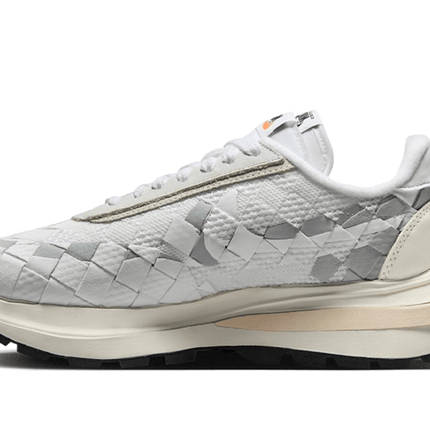 Nike Nike Vaporwaffle Woven Sacai Jean Paul Gaultier White - DR5209-100