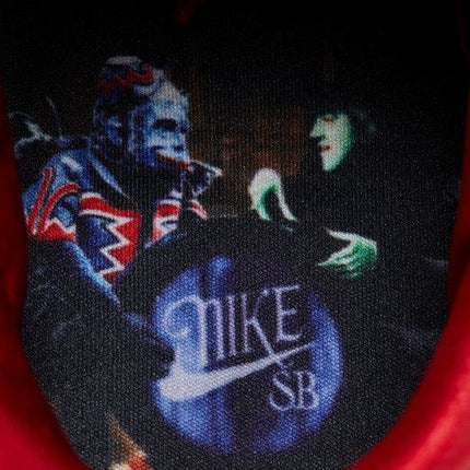 SB Dunk Low The Wizard of Oz Poppy Field - FZ1291-600