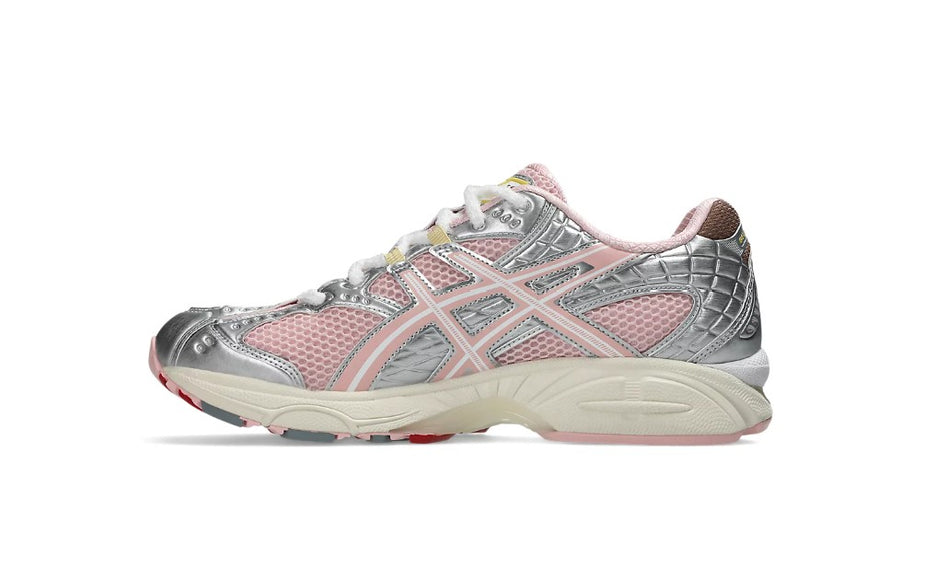 Gel-Nimbus 10.1 Vandy The Pink x atmos Banana Split Strawberry - 1203A865-702