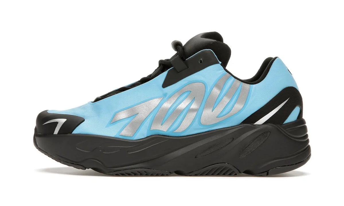 Adidas Yeezy Boost 700 MNVN Helles Cyan