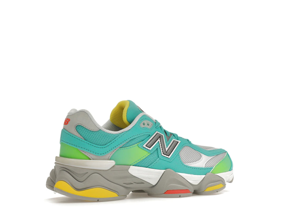 9060 DTLR Cyan Burst - U9060DBT