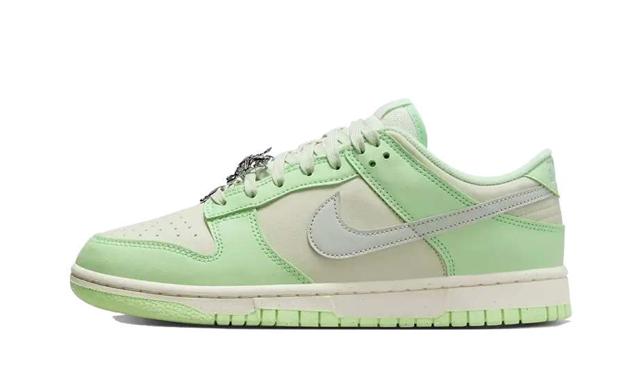 Nike Dunk Low SE Next Nature Seeglas