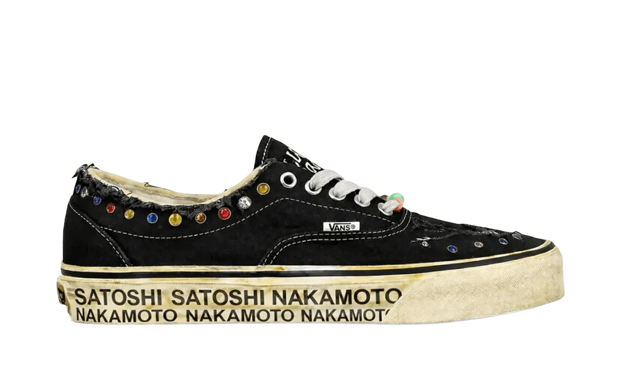 OTW Era 95 Satoshi Nakamoto Round Lucky Charm - VN000EFEBLK