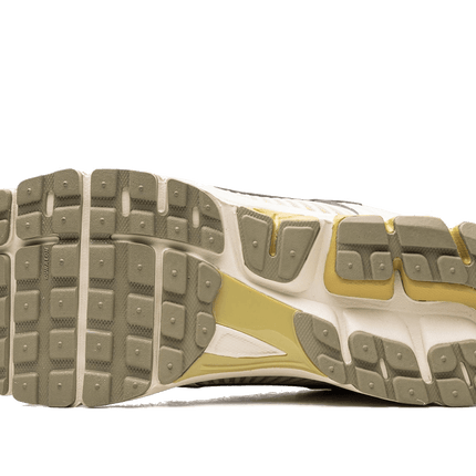 Nike Nike Zoom Vomero 5 Light Bone Medium Olive - FV0397-001