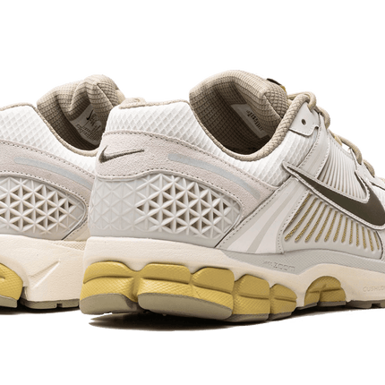 Nike Nike Zoom Vomero 5 Light Bone Medium Olive - FV0397-001