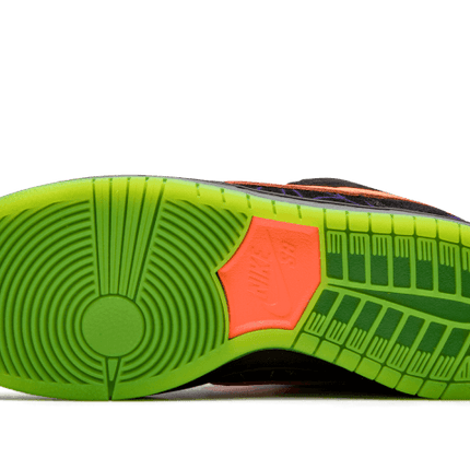 Nike Nike SB Dunk Low "Night of Mischief" - BQ6817-006